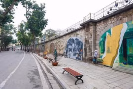 Tìm chỗ chơi Tết, giới trẻ Hà Nội về ngay phố Phùng Hưng check-in