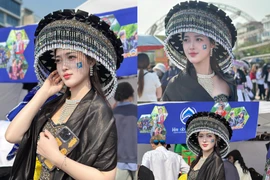 Xuống phố tết người Mông, hot girl dân tộc làm tim netizen xốn xang