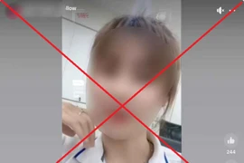 Xôn xao clip "nóng" của cô gái ngân hàng bị phát tán