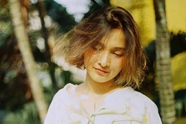 Bà mẹ U50 hồi xuân qua ống kính của cô con gái