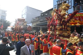 Làng Đồng Kỵ Bắc Ninh tưng bừng rước đại pháo ngày mùng 4 Tết