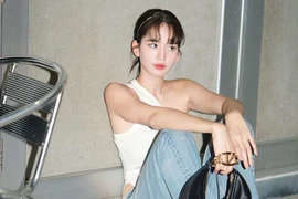 Nàng thơ Thái Lan được netizen săn đón nhờ làn da "trăng như bông bưởi"