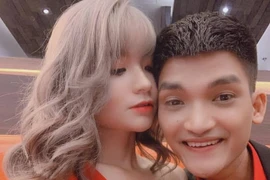 Nhan sắc xinh đẹp cùng thân hình “cực nóng” của bạn gái Mạc Văn Khoa