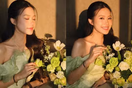 Vợ Đoàn Văn Hậu lộ xương quai xanh quyến rũ khi tạo dáng bên hoa