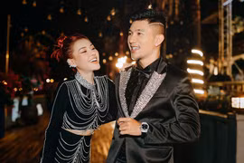 Ngân 98 công khai "bóc phốt" bạn trai ngay trên sóng livestream