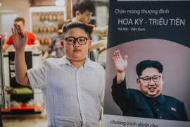 Cậu bé người Việt gây chú ý vì giống Chủ tịch Kim Jong Un
