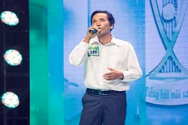 Bất ngờ với người nông dân có giọng hát giống hệt Chế Linh