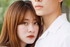 Chuyển từ nhí nhảnh sang diễn deep, hot girl World Cup hút “cả rổ” fan