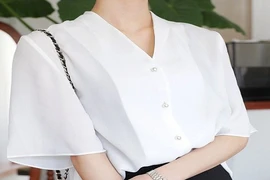 Kiểu áo công sở cực hot trên MXH thời gian qua có gì đặc biệt?