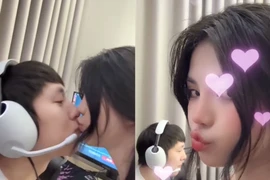 Phát "cẩu lương" ngay trên sóng livestream, Mai Dora khiến fan chỉ biết "cay"