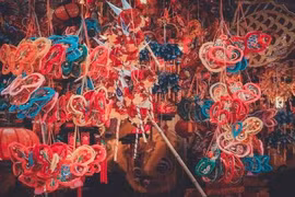 Đồ chơi Trung thu truyền thống nhuộm đỏ phố phường Hà Nội