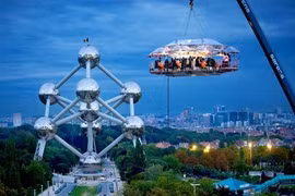 Vừa run vừa khoái tại nhà hàng lơ lửng giữa không trung 