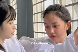 "Hoa khôi làng võ" dạy võ cho Linh Ngọc Đàm nhìn mà toát mồ hôi