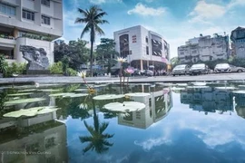 Sinh viên ĐH Văn hóa hãnh diện vì trường đẹp như công viên