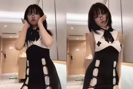 Đăng clip nhảy gợi cảm, nữ game thủ nổi tiếng ầm ầm