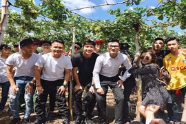 Phản ứng dễ thương của dàn sao U23 Việt Nam trước hot girl Milan Phạm