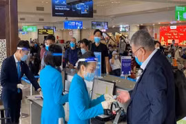 Đề xuất người nhập cảnh không cần giấy chứng nhận tiêm vaccine COVID-19