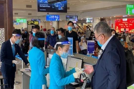 Đề xuất người nhập cảnh không cần giấy chứng nhận tiêm vaccine COVID-19