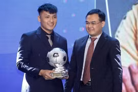 Thủ môn Hồ Văn Ý trưởng thành từ những trận bóng nhựa