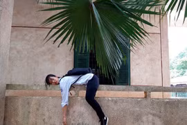 Nữ sinh Bắc Giang 2k1 đột nhiên nổi như cồn vì bộ ảnh "vạ vật" mùa thi