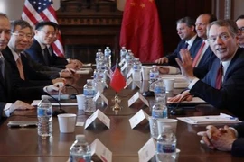 Đoàn đàm phán Trung Quốc tại Washington khổ sở vì biểu tình