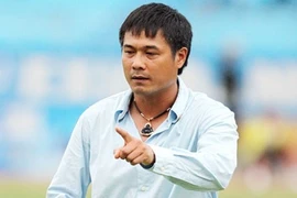 HLV Hữu Thắng nhận lương 200 triệu đồng/tháng khi lên tuyển?