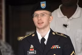 Vẻ đẹp ngọt ngào của kẻ tiết lộ bí mật Mỹ