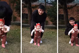 Vợ chồng Đoàn Văn Hậu khoe món quà tuyệt vời năm mới 2025