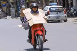 Cách chống nắng có 1-0-2 của người đi đường trong ngày hè