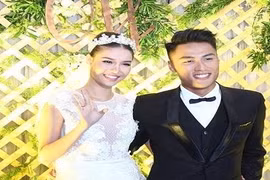 Kỳ Hân bênh vực Mạc Hồng Quân sau lễ cưới