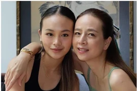 Lộ sắc vóc ái nữ nhà "người đàn bà thép" tại U23 Thái Lan