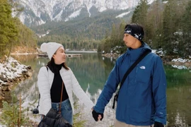 Cặp đôi tiết kiệm tiền 6 năm để đi du lịch khắp thế giới