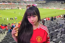 Nữ phóng viên thể thao có vóc dáng "cực phẩm" gây chú ý