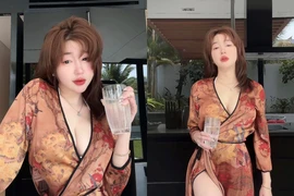 Uống nước cũng quyến rũ, cựu hot girl Elly Trần làm netizen xao xuyến