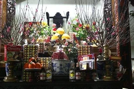 Đặt vị trí bát hương trên bàn thờ chỗ này mới đúng và chuẩn nhất