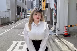 “Hot girl ngực khủng” Hải Dương bất ngờ kín đáo, netizen nói không quen