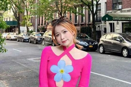 Diện áo cắt xẻ táo bạo, "cô vợ quốc dân" Chao gây sốt mạng