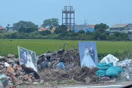 "Ngọt ngào đế mấy cũng tan thành mây", ảnh cưới bị vứt mà xót
