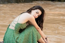 Gái xinh Sài thành khoe vòng eo 56, quyến rũ làm ai ngắm cũng mê