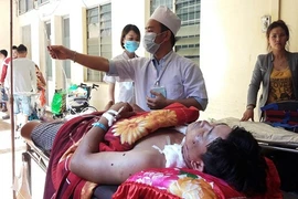 Đắk Lắk: Hai thanh niên bị thương nặng khi cưa bom