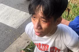 Video: Tài xế xe buýt kể lúc bị nam thanh niên kề dao vào cổ