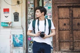 Nam thần sơ mi trắng Thái Lan gây thương nhớ của chị em là ai?