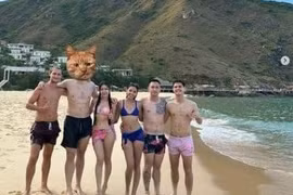 Yến Xuân giấu mặt bạn trai, netizen chỉ ra Đặng Văn Lâm nhờ điểm này 