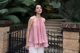 "Single mom đắt giá nhất showbiz" từng muốn vào chùa vì sợ đàm tiếu