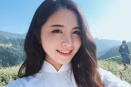 Hé lộ danh tính cô gái xinh đẹp bên đồi hoa tam giác mạch