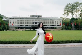 Diện áo dài, Mai Dora khiến dân mạng "không thể rời mắt"