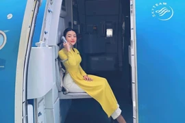 Tiếp viên trưởng hãng Vietnam Airlines khoe thân hình lý tưởng