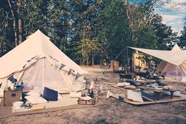 Ngôi làng cắm trại mang phong cách vintage hớp hồn giới trẻ