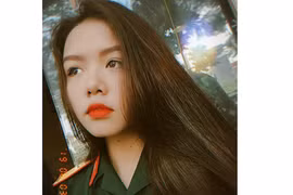 Nữ thiếu uý sở hữu body nóng bỏng vạn người mê