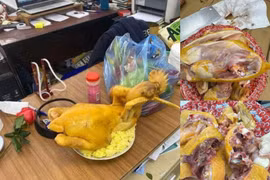 Mua gà cúng luộc sẵn, cô gái chặt ra nhận cái kết ấm ức